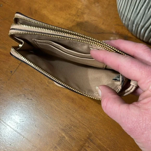 Coach Medium Double Corner Zipper Wristlet Pale Pink with Hang Tag NWOT - Picture 10 of 13